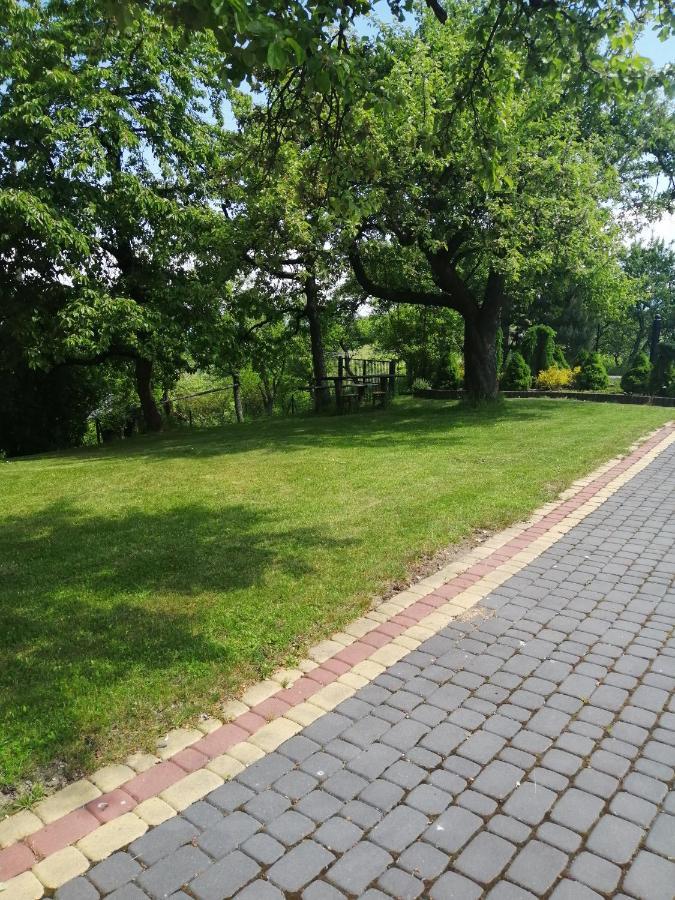 Dom Pod Jabloniami Villa Lukowica Exterior photo