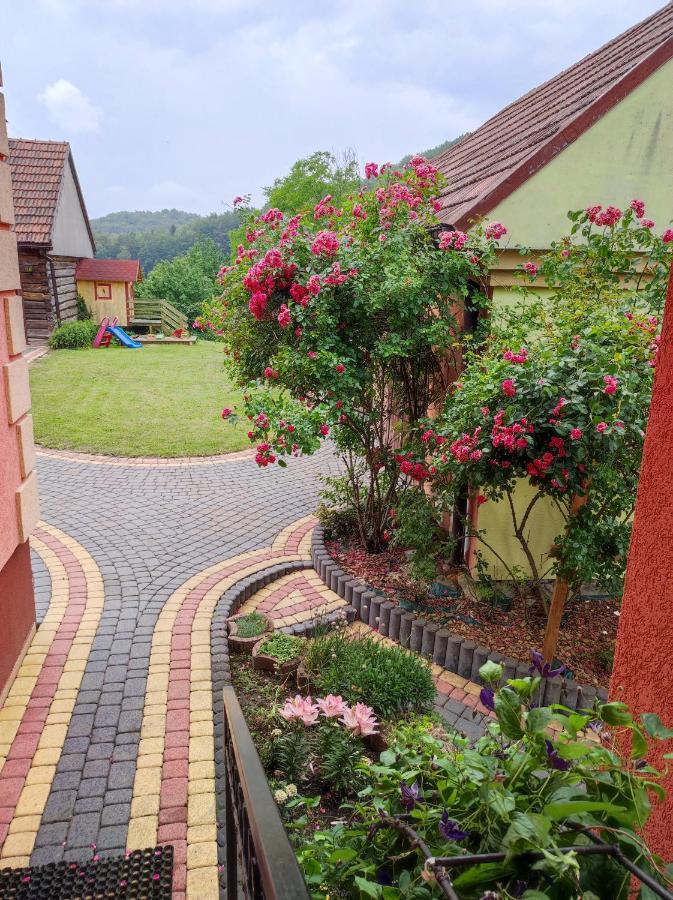 Dom Pod Jabloniami Villa Lukowica Exterior photo