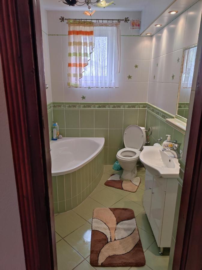 Dom Pod Jabloniami Villa Lukowica Exterior photo